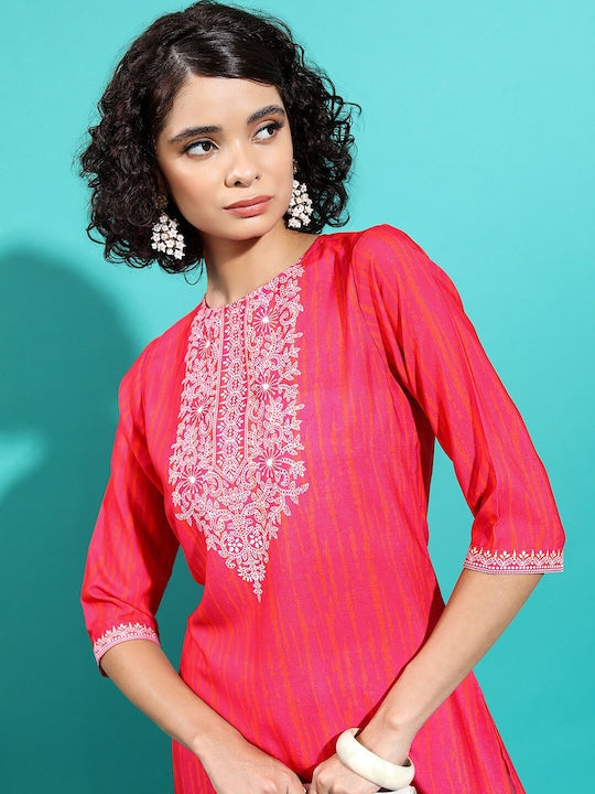 Vishudh Women Red Geometric Yoke Design Thread Work Kurta