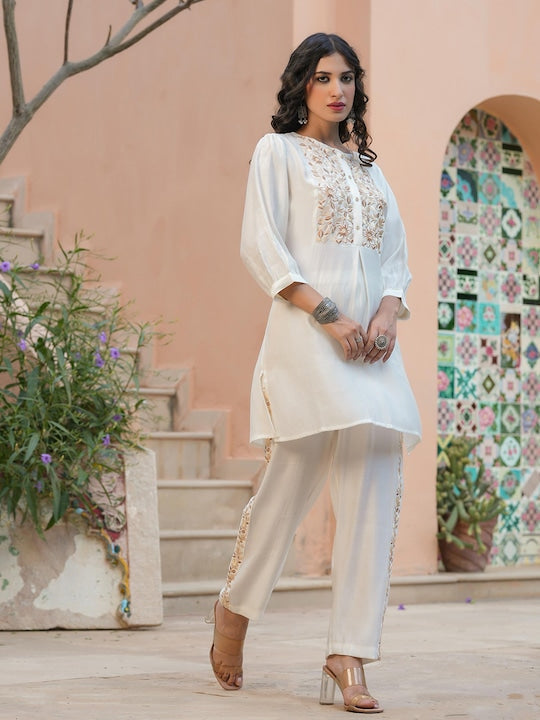 Scakhi Women White Floral Embroidered Kurti with Trousers