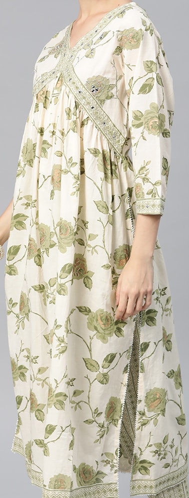 Readiprint Fashions Women Floral Printed Pleated Kurta with Palazzos & With Dupatta