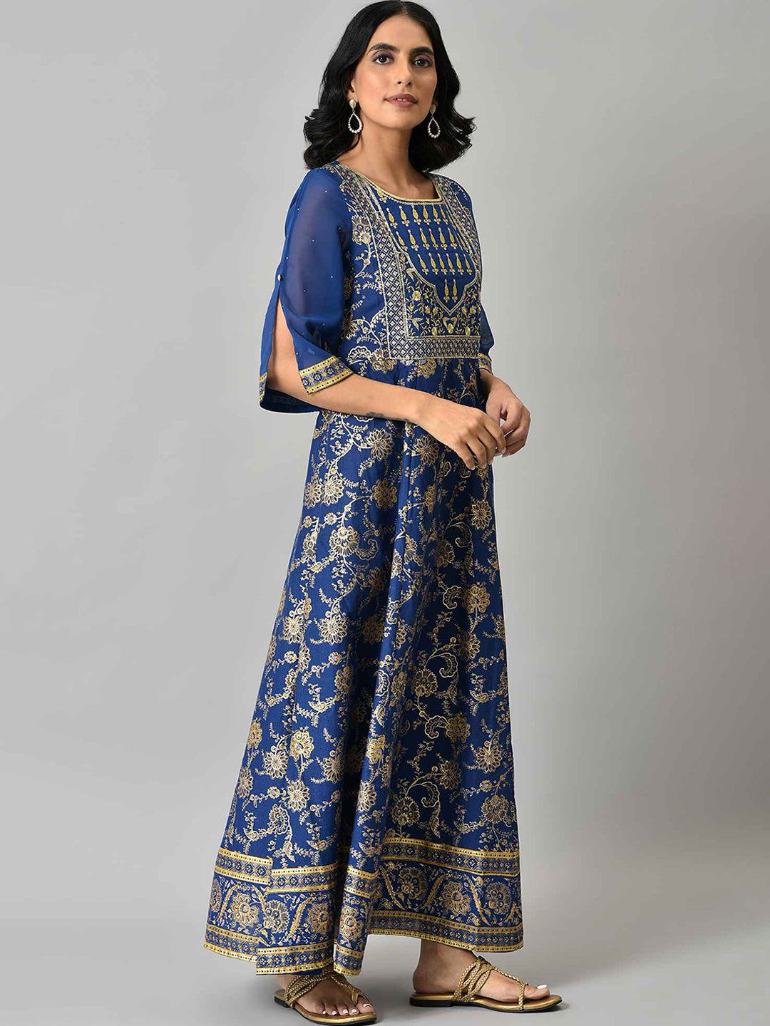 Aurelia Women Blue Floral Printed Ethnic Maxi Dress