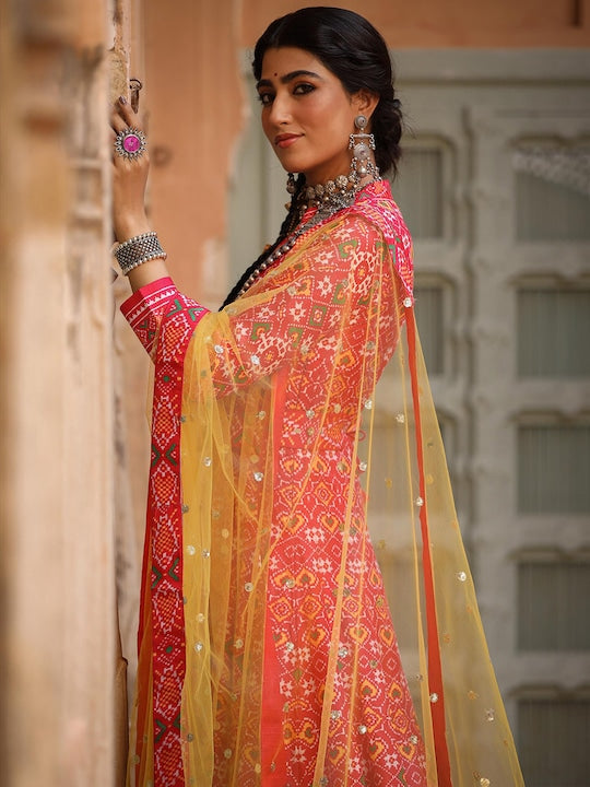 Scakhi Women Pink Ethnic Motifs Printed Anarkali Kurta With Belt And Net Dupatta
