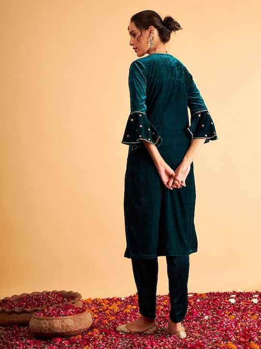 Shae by Sassafras Women Green & Golden Yoke Design Velvet Finish Straight Kurta