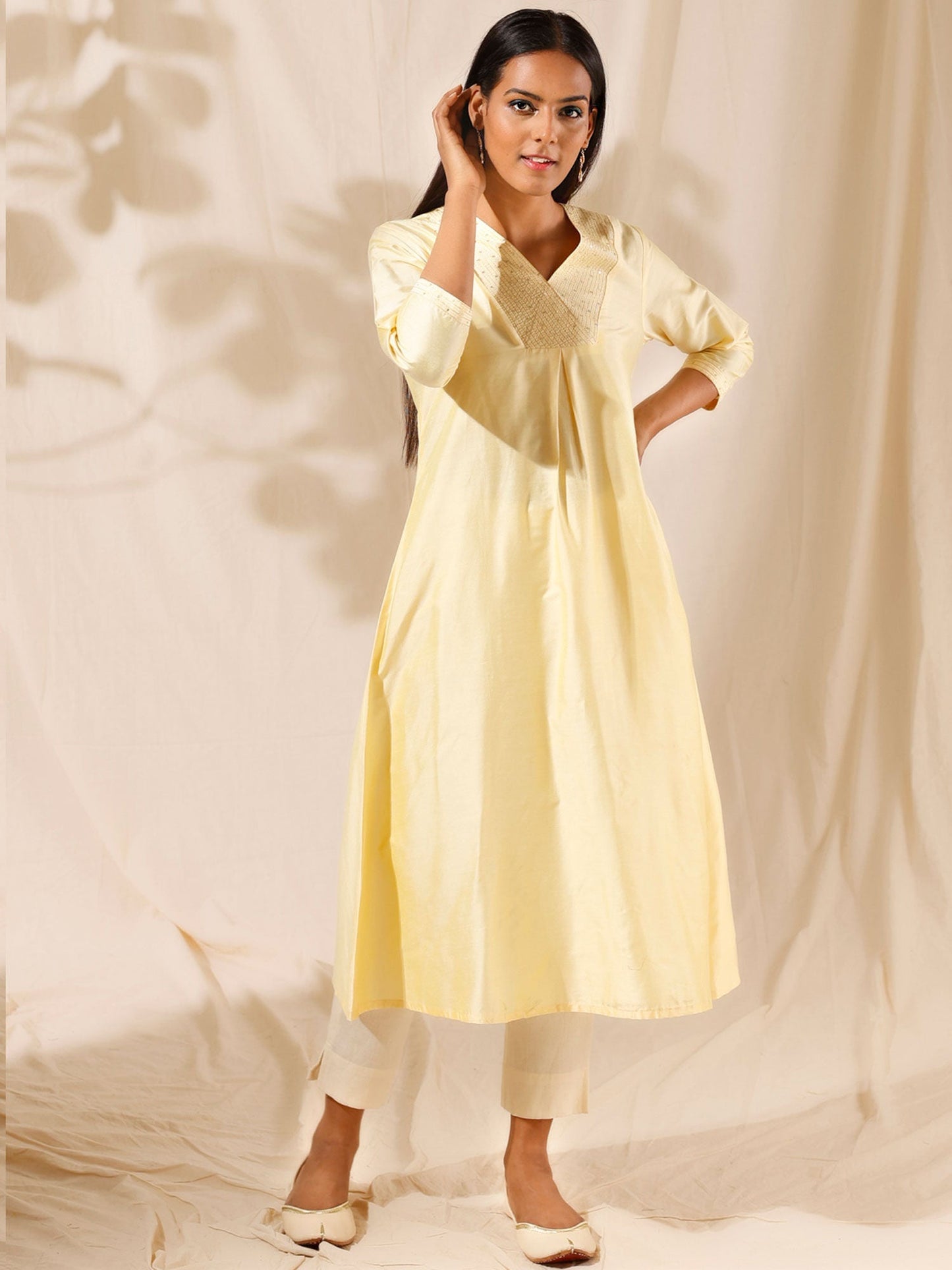 Likha Off White Sequinned V-Neck Kurta LIKKUR33