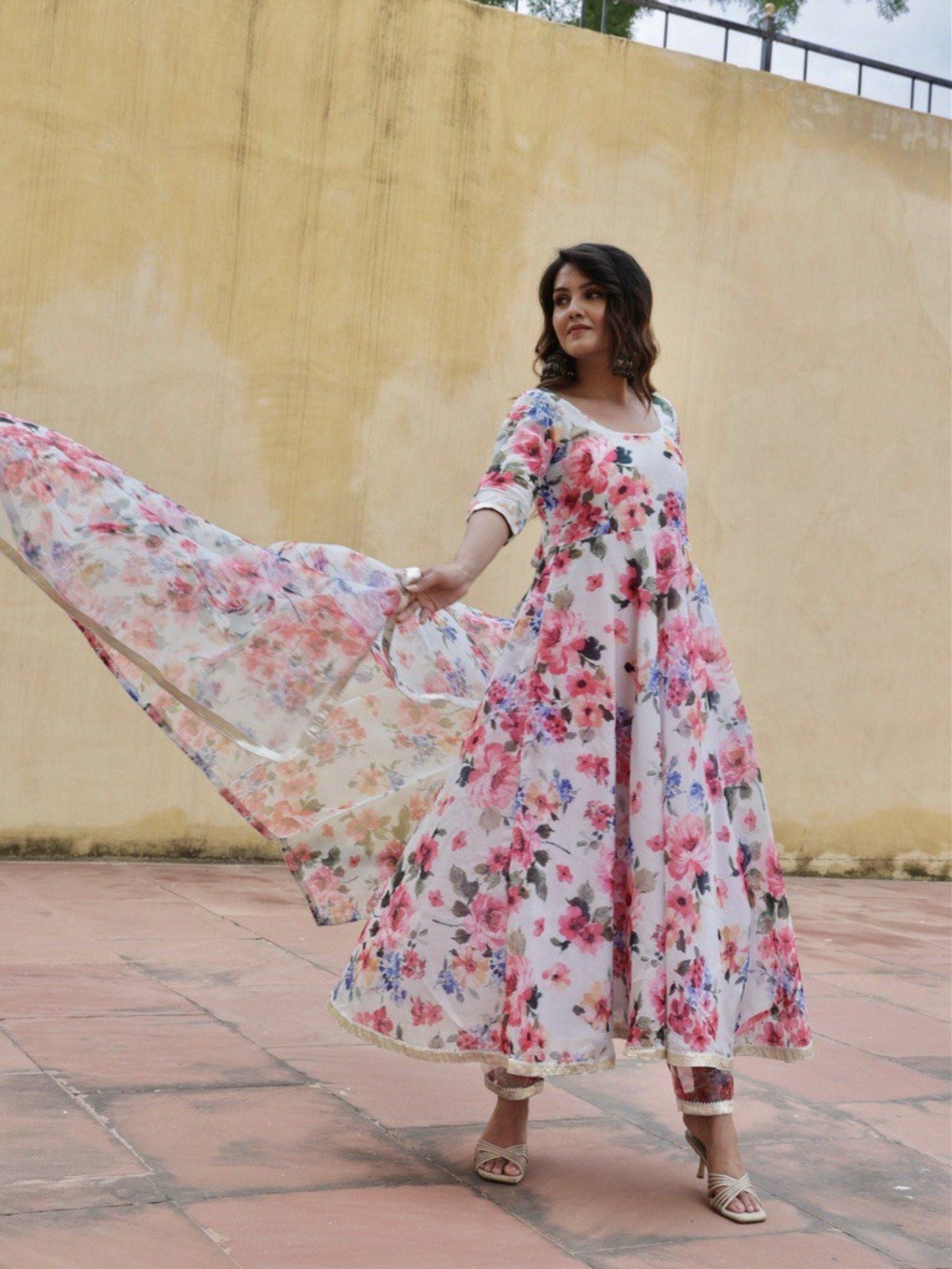 ONEWE INDIA Suhaani Suit (Set of 3)