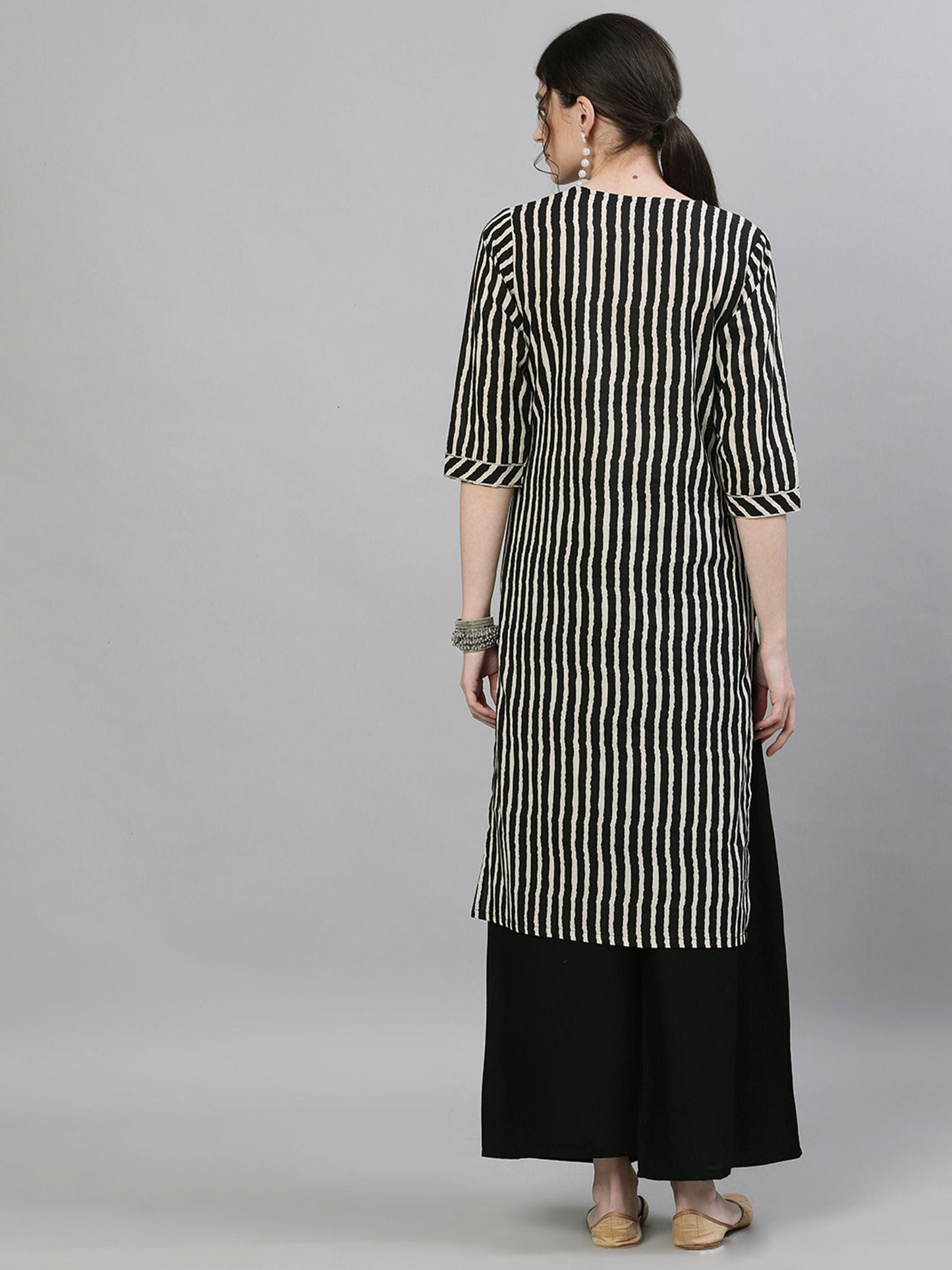 ISHIN Black Embellished Kurta