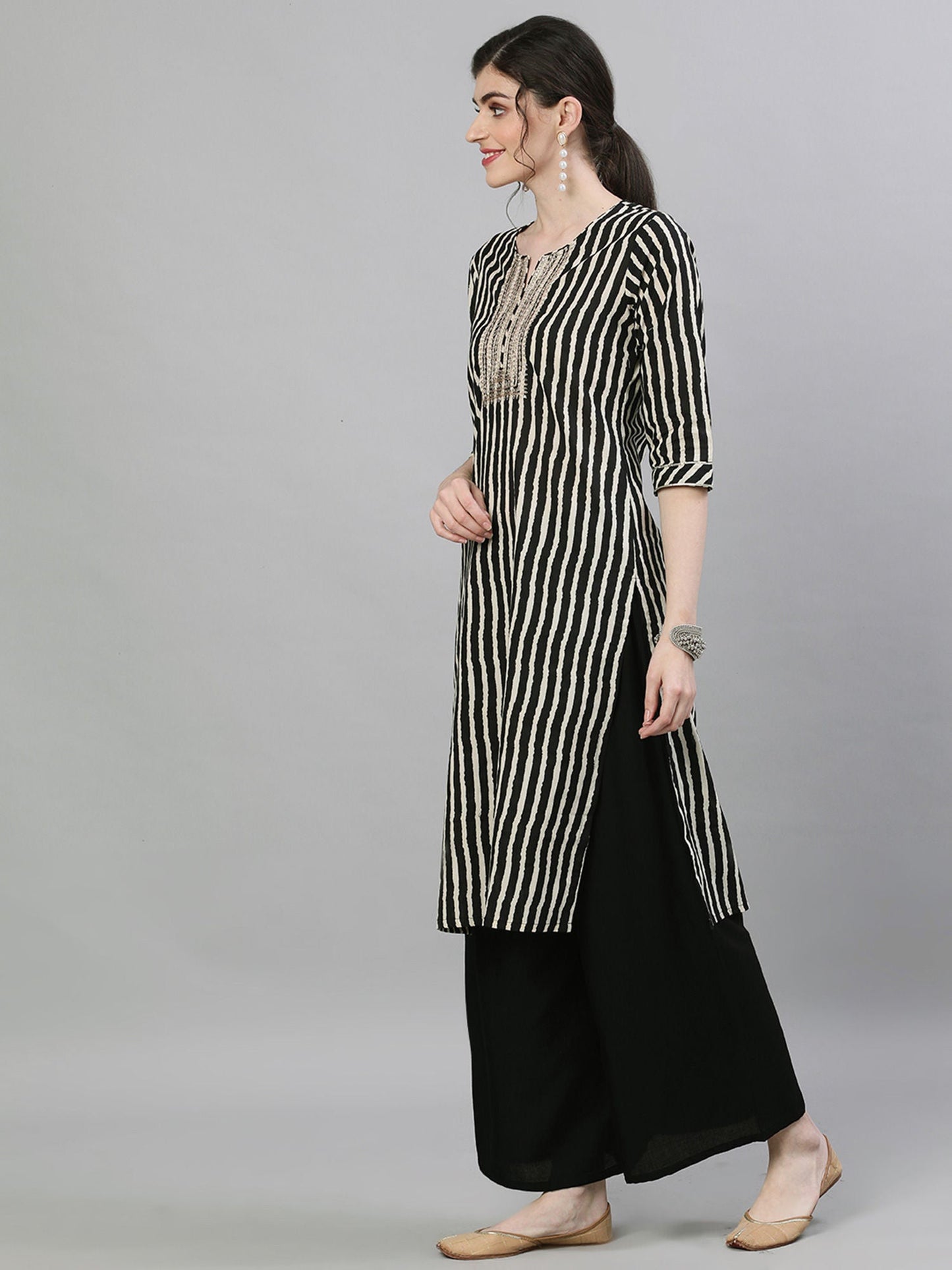 ISHIN Black Embellished Kurta