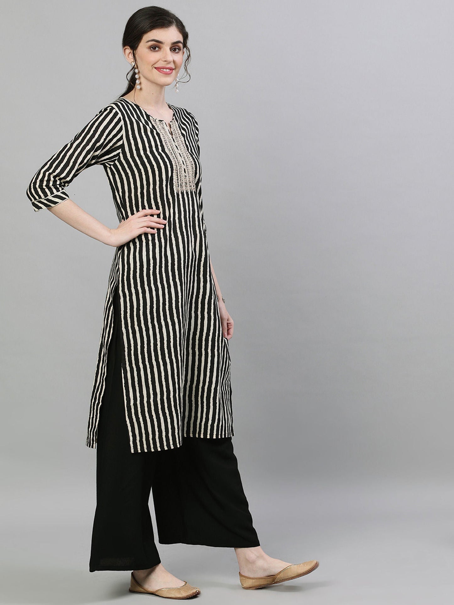 ISHIN Black Embellished Kurta