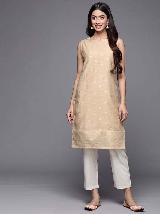 Ahalyaa Women Tan & Gold Toned Geometric Printed Kurta