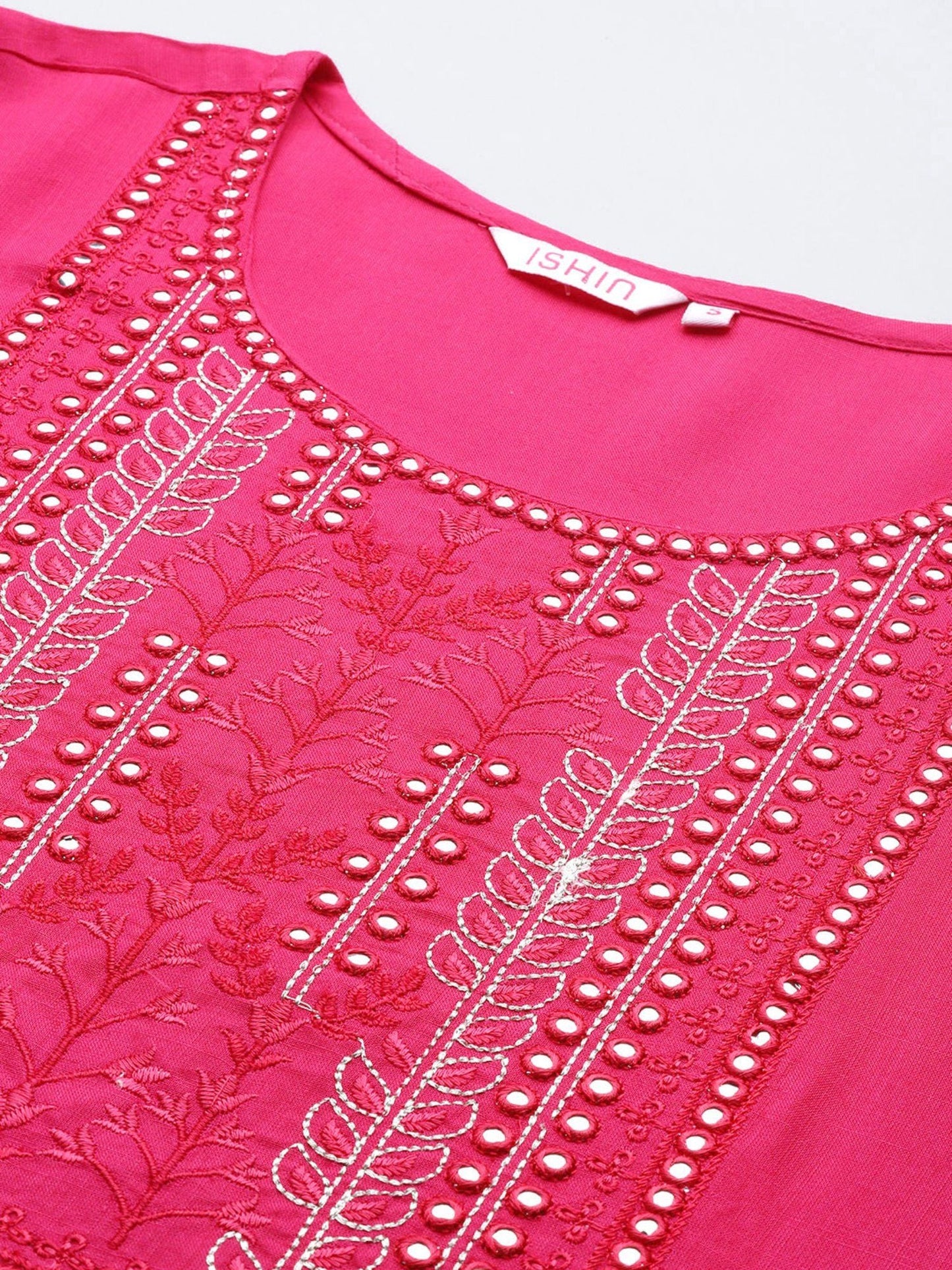 ISHIN Women's Magenta Embroidered Straight Kurta