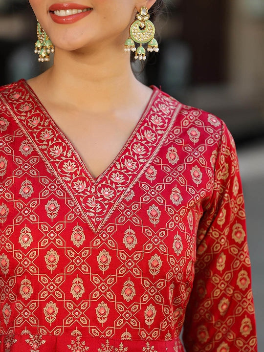 Scakhi Foli Printed V-Neck Silk Fit & Flared Maxi Dress With Dupatta