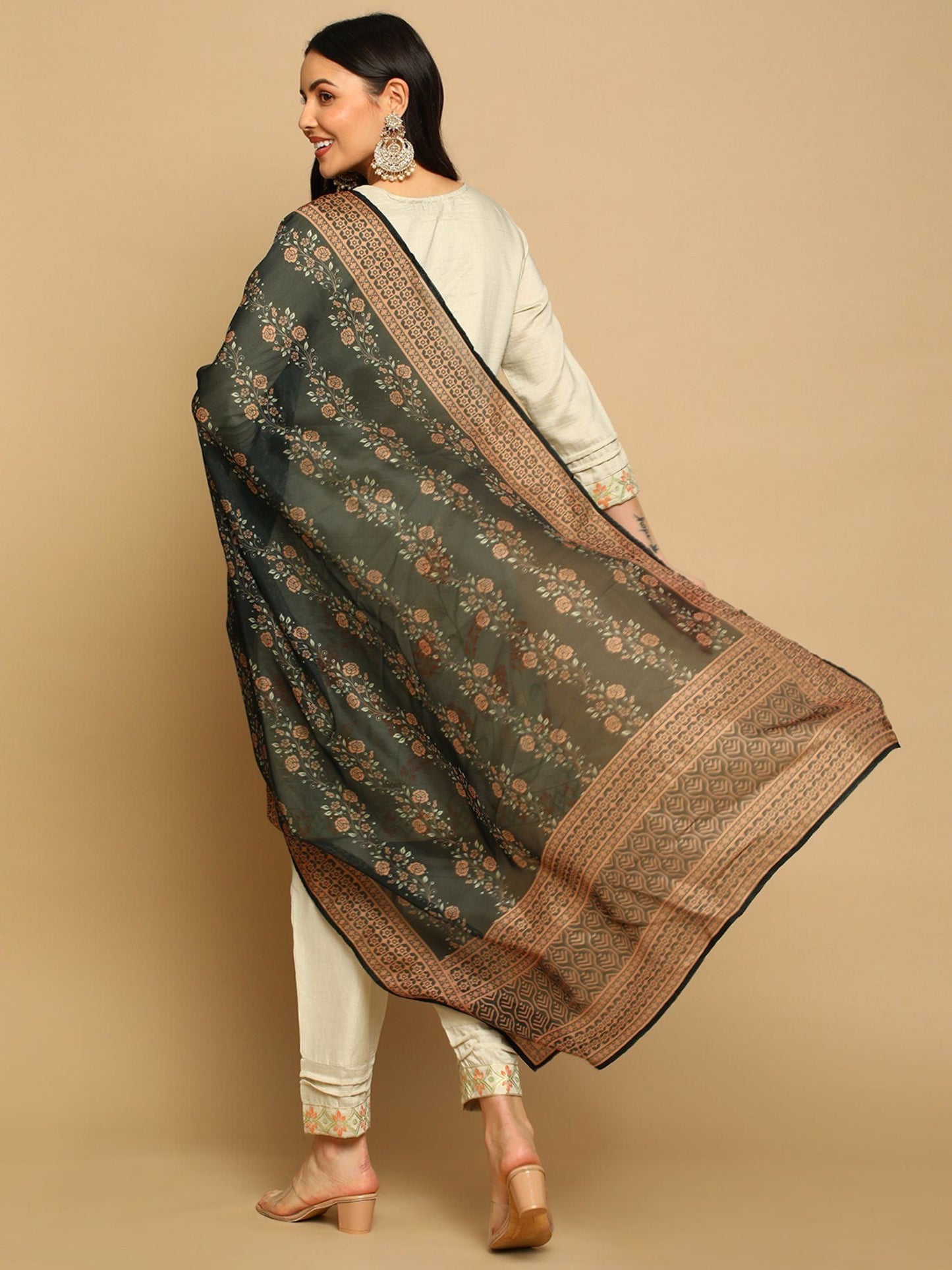 Heeposh Women Straight Foil Printed Kurta with Dupatta and Intricate Handwork (Set of 3)
