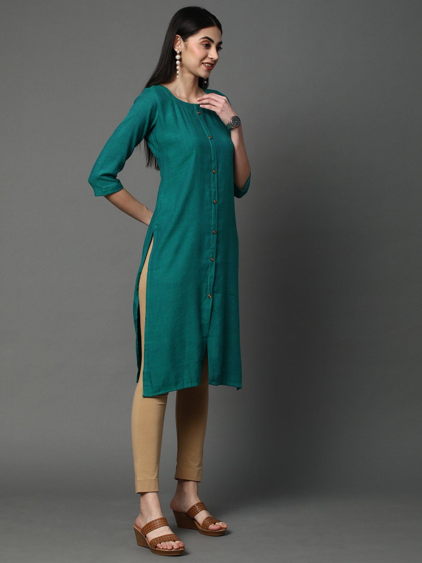 Heeposh Women Solid Straight Kurta with Button Detailing Blue
