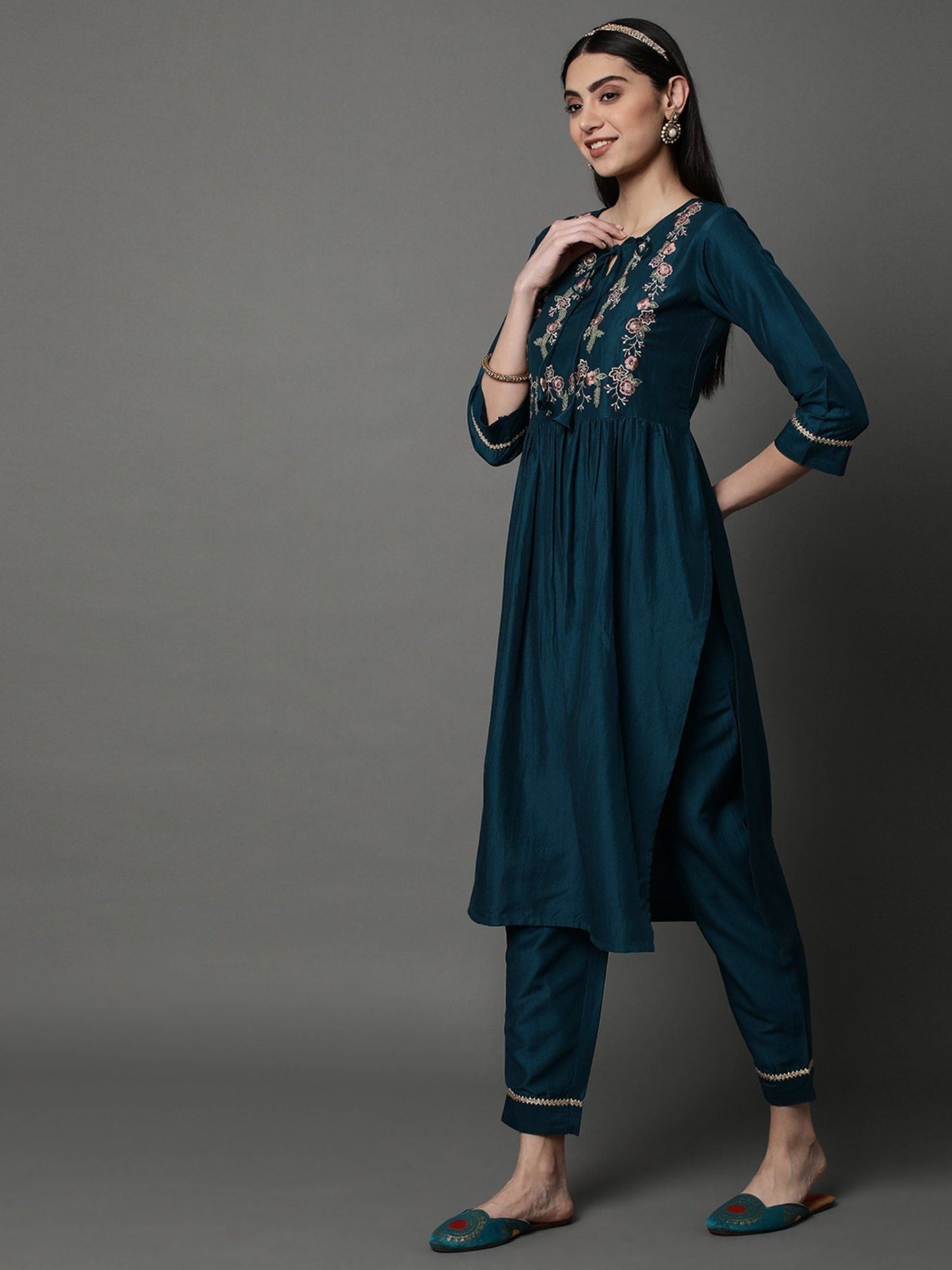 Heeposh Women A-Line Embroidered Kurta with Organza Dupatta (Set of 3)