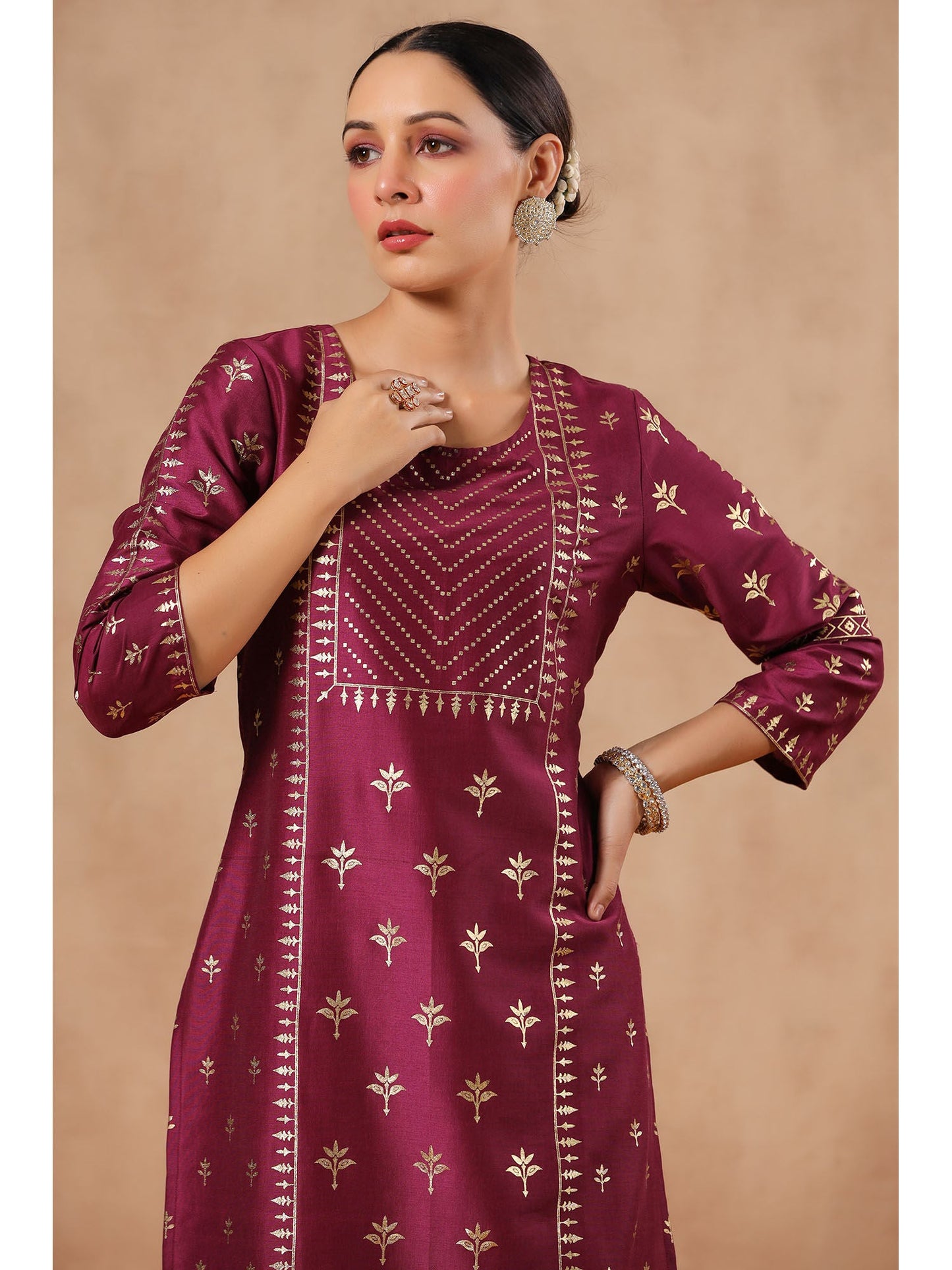 ISHIN Women's Viscose Rayon Foil Print Wine Straight Kurta
