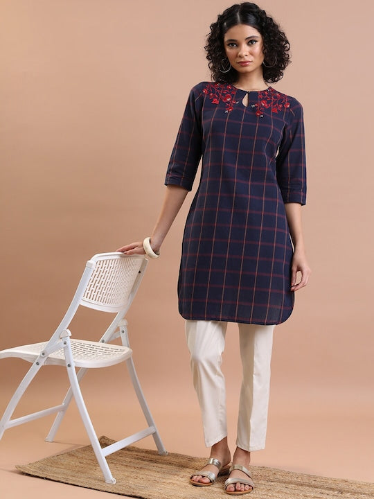 Vishudh Checked Thread Work Cotton Straight Kurta