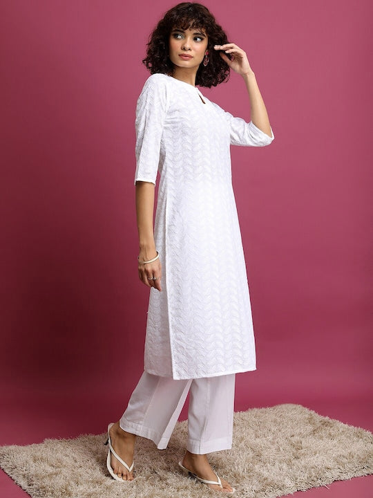 Vishudh White Floral Embroidered Straight Kurta