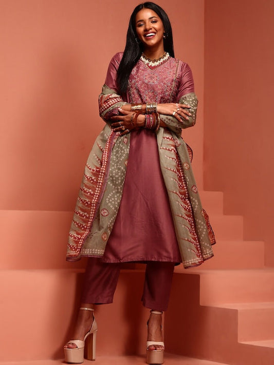 IMARA Ethnic Motifs Yoke Design Thread Work Kurta With Trousers & Dupatta