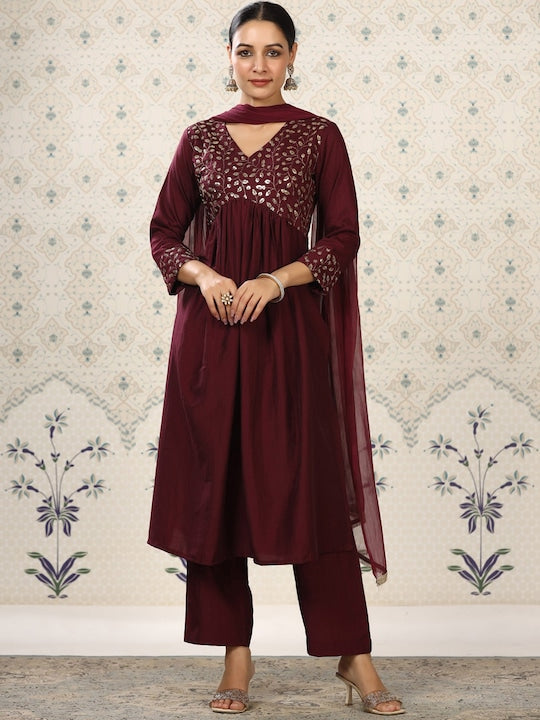 House of Pataudi Floral Yoke Design Sequinned Pleated Kurta With Trousers & Dupatta
