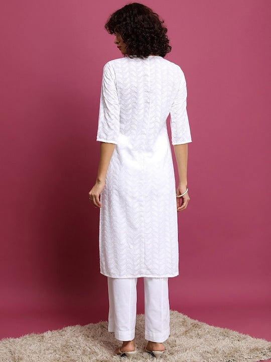 Vishudh White Floral Embroidered Straight Kurta