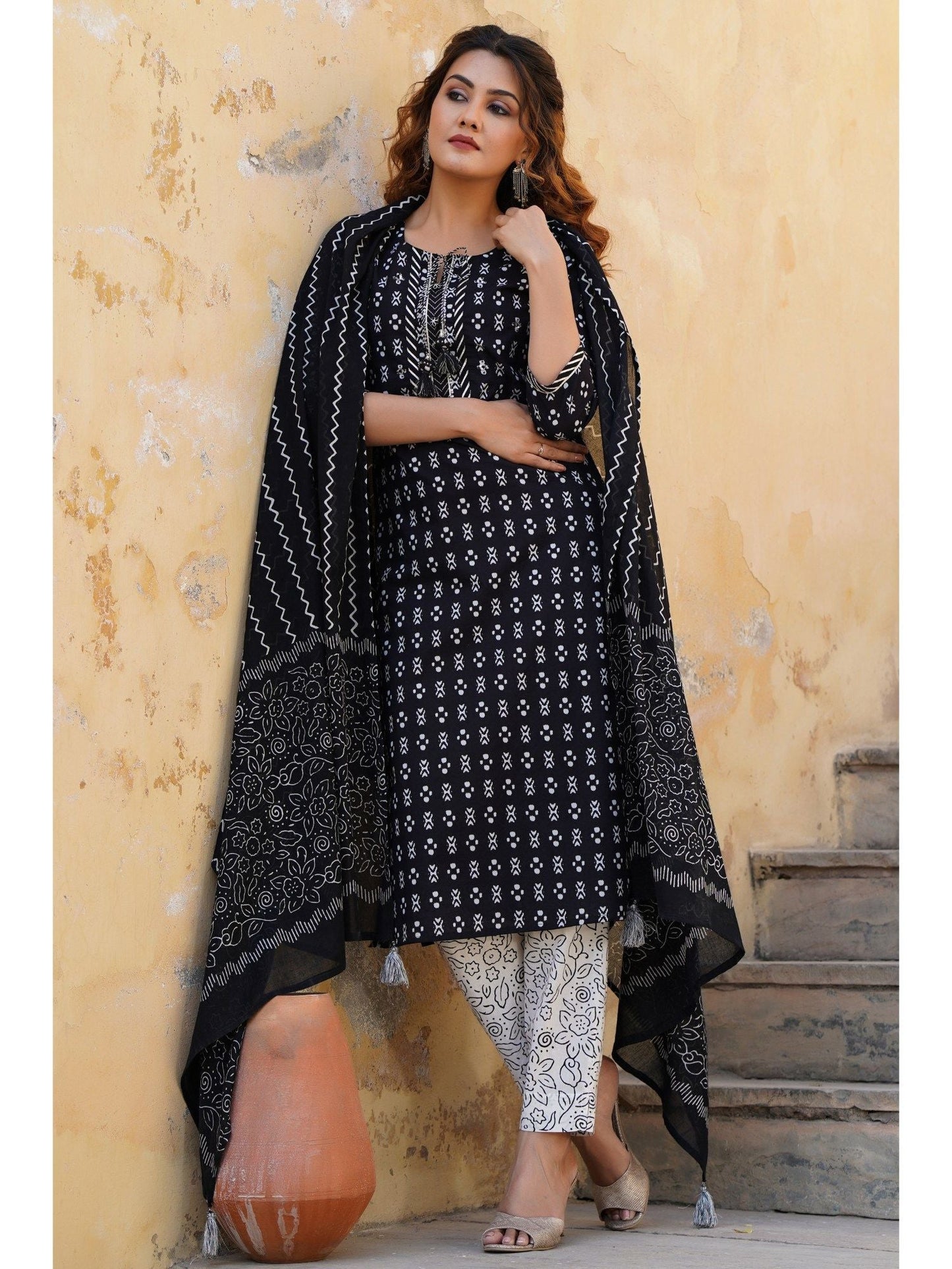 PIROH Womens Geometric Print Kurta Pant Dupatta (Set of 3)