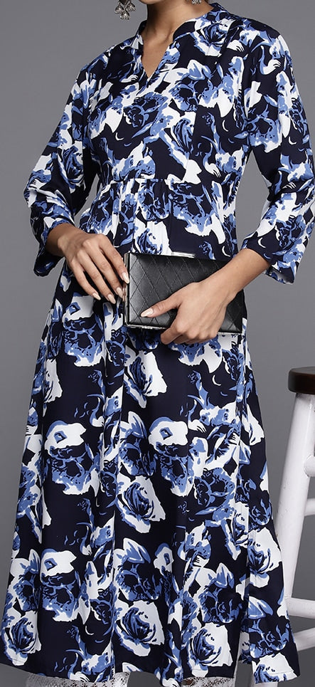 Varanga Floral Printed Mandarin Collar Crepe Kurta