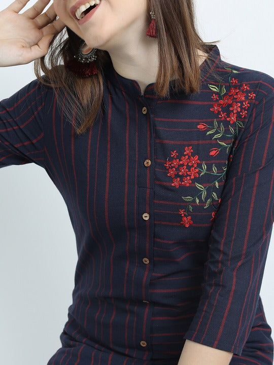 Vishudh Women Navy Blue & Red Floral Printed Kurta