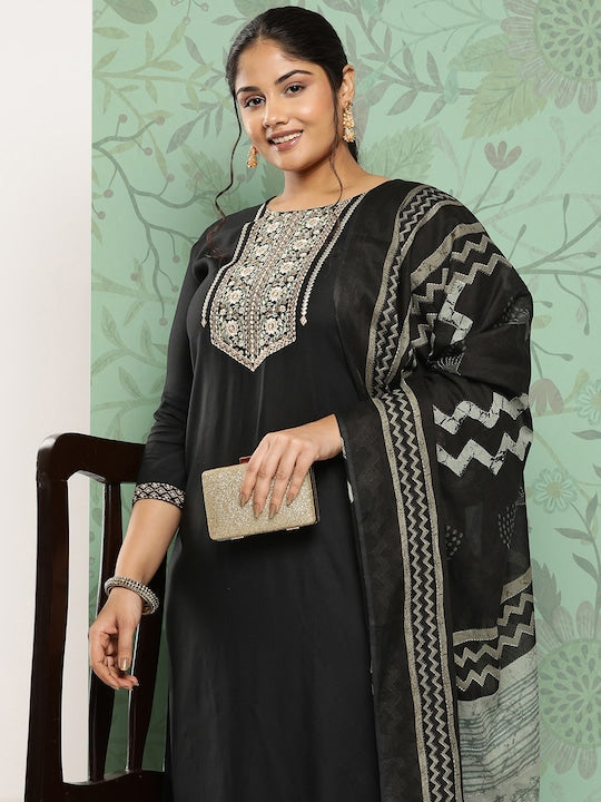Yufta Plus Size Floral Embroidered Regular Gotta Patti Kurta with Trousers & With Dupatta