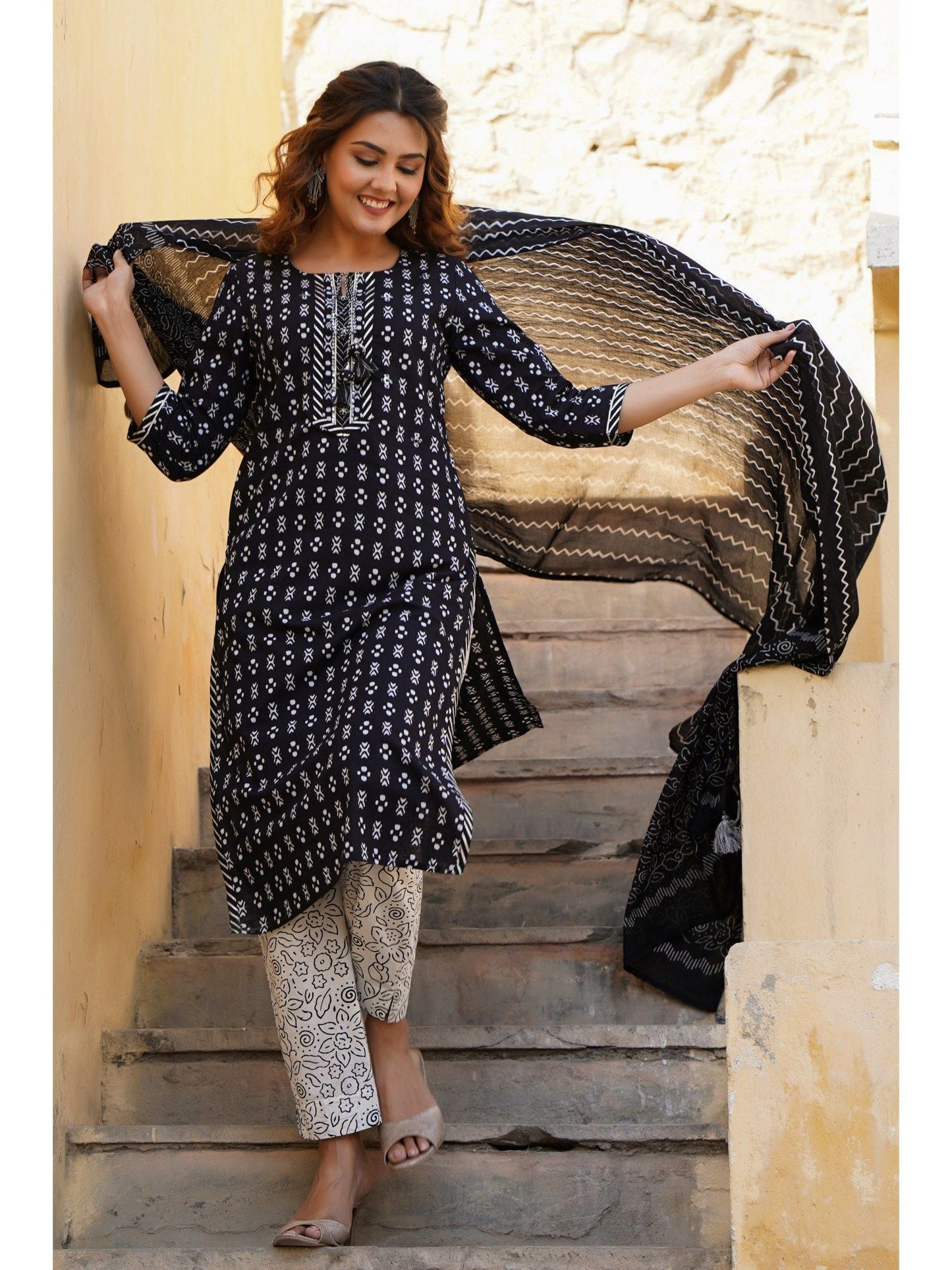 PIROH Womens Geometric Print Kurta Pant Dupatta (Set of 3)