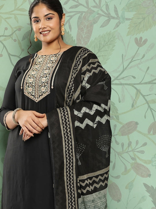Yufta Plus Size Floral Embroidered Regular Gotta Patti Kurta with Trousers & With Dupatta