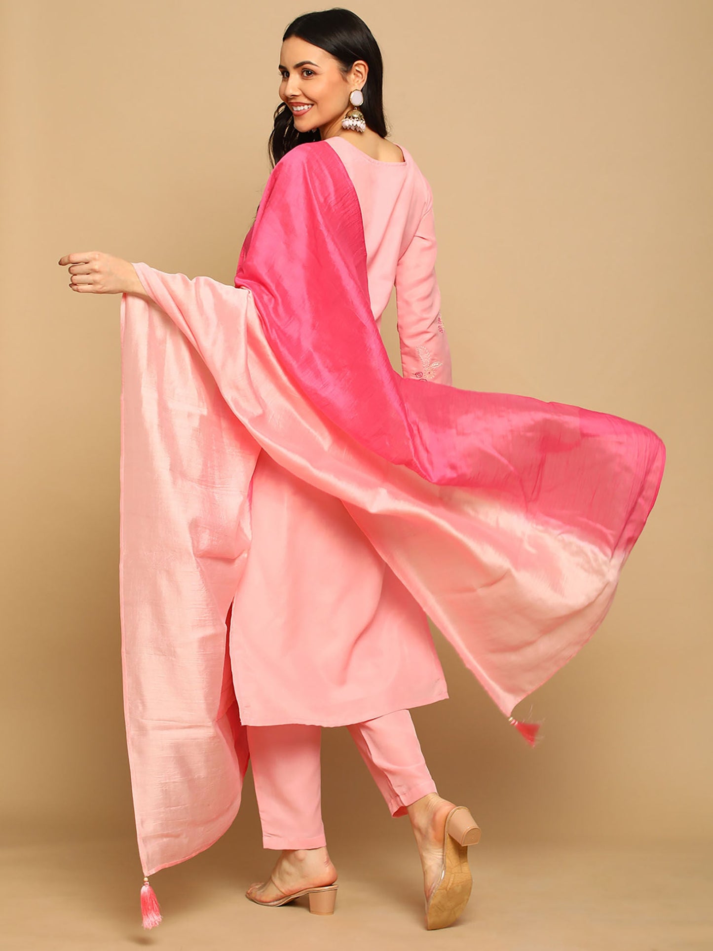 Heeposh Pink Straight Embroidered Muslin Kurta with Thread Work Detailing (Set of 3)