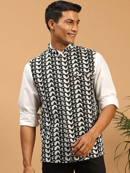 Vastramay Men Woven Design Chikankari Cotton Nehru Jacket