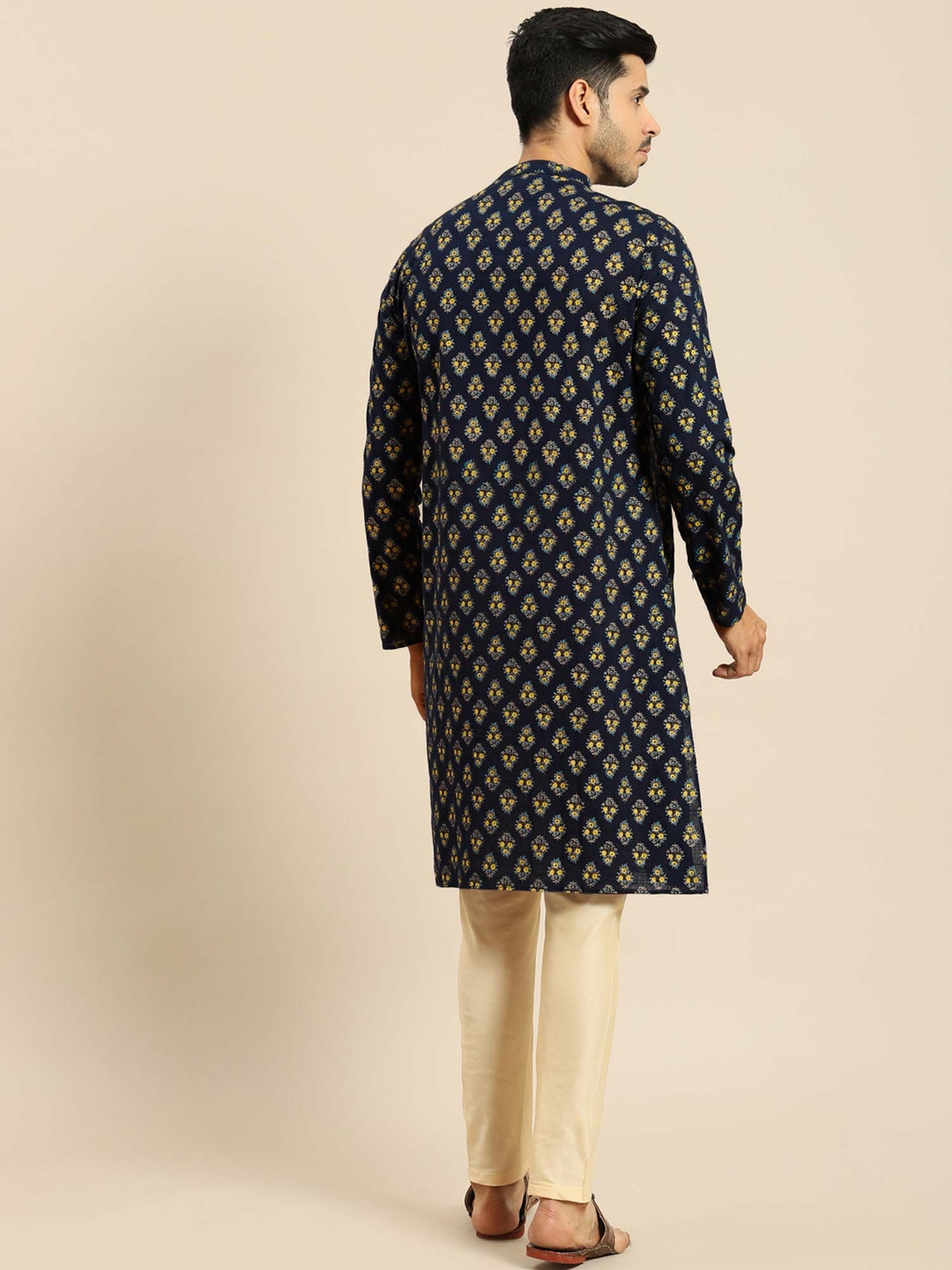 Amodh by Kisah Men Navy Blue Kurta (Set of 2)
