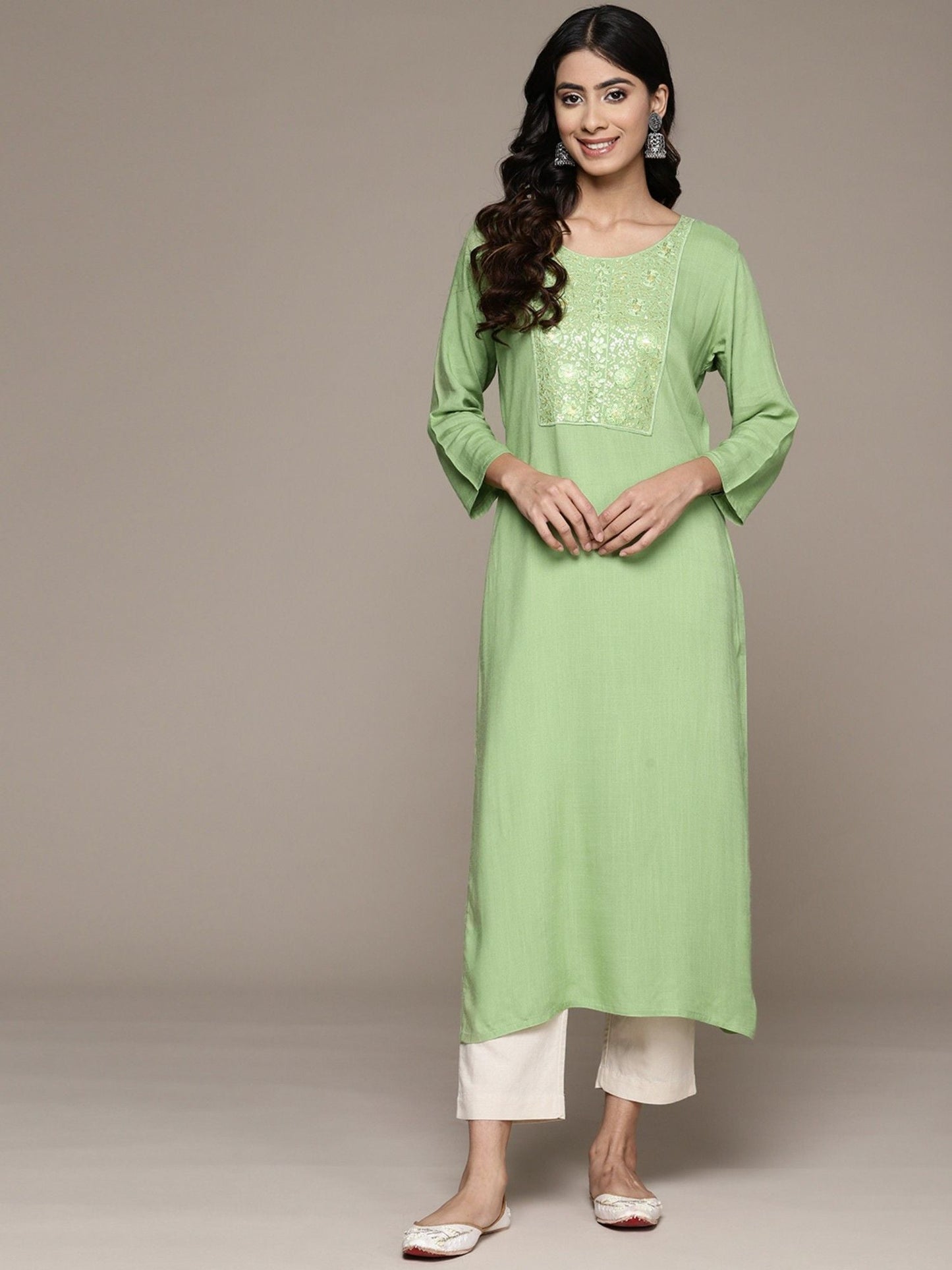 ISHIN Womens Embellished Green Embroidered Straight Kurta