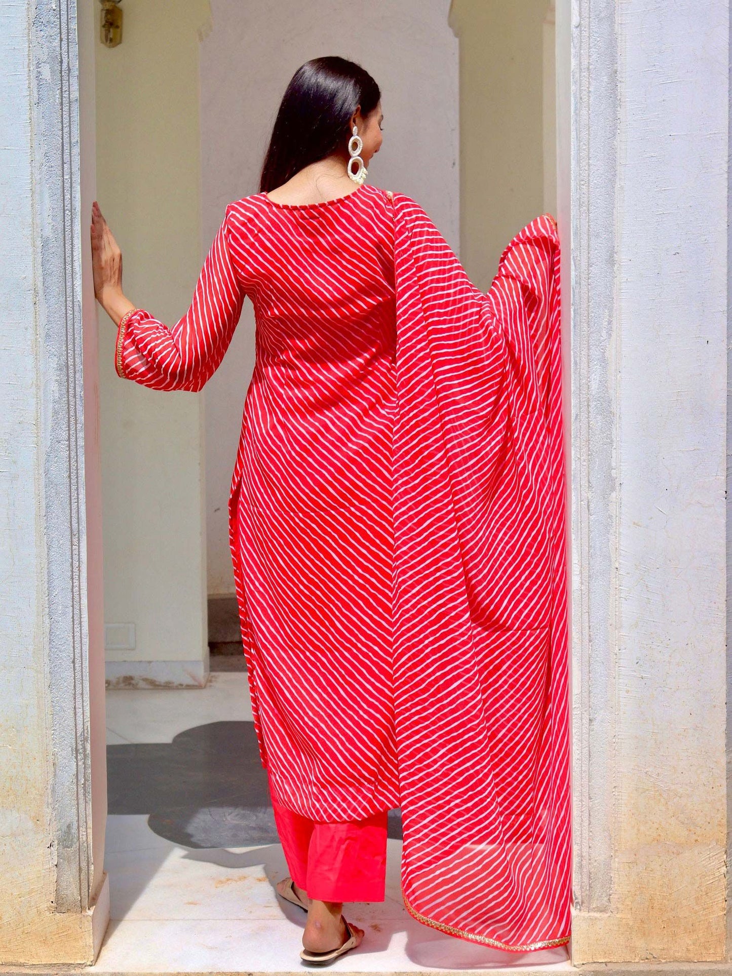 ONEWE INDIA Seeta Leheriya Set (Set of 3) - Red