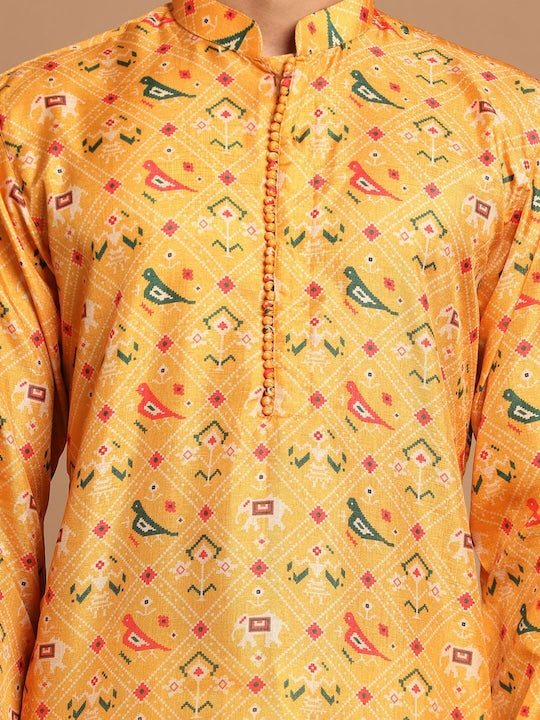 Vastramay Men Yellow Printed Kurta