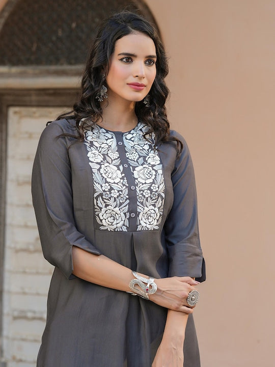 SCAKHI Women Grey Floral Printed Kurta with Trousers