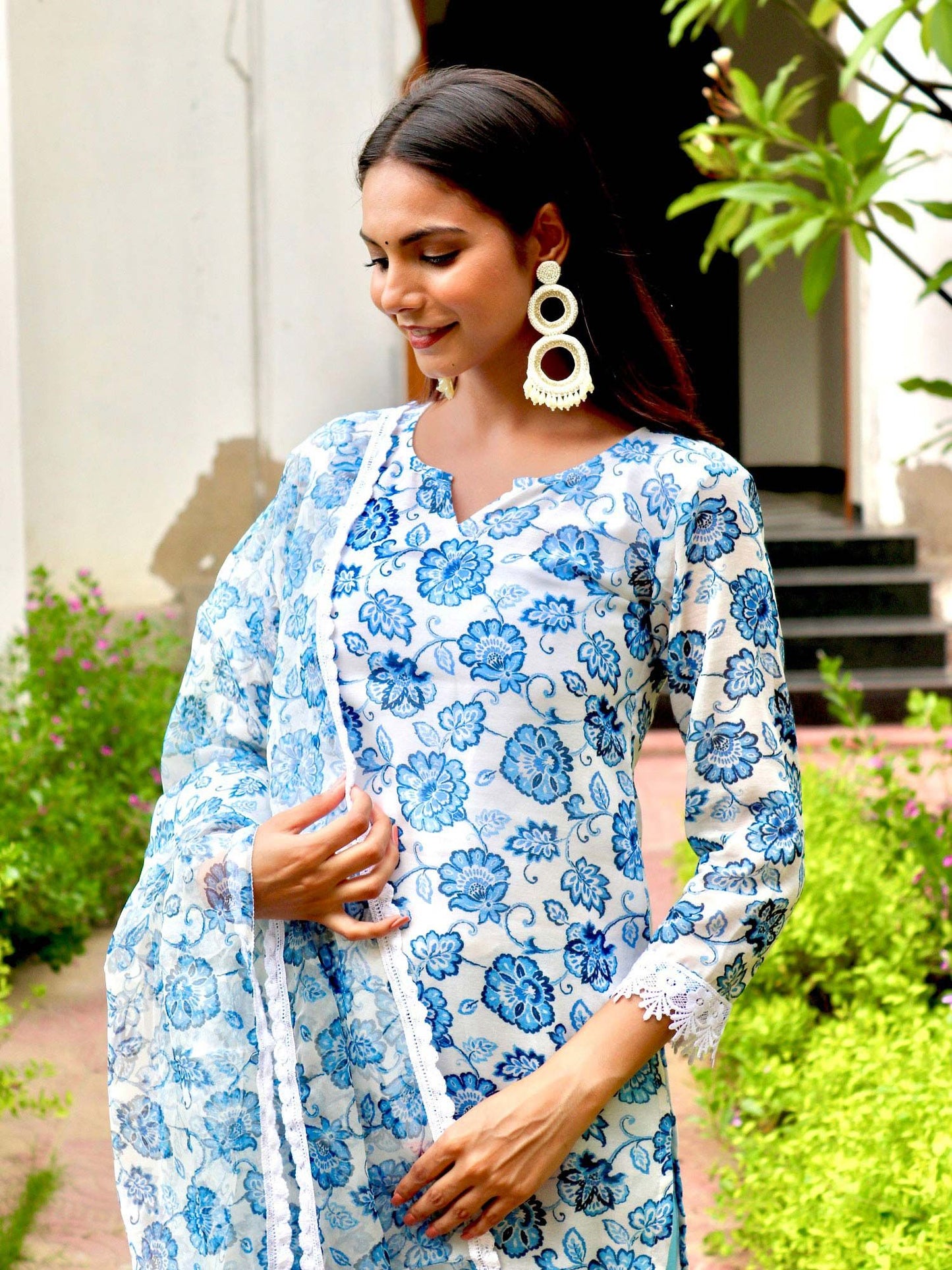 ONEWE INDIA Seerat Floral Suit Set (Set of 2) - Off White