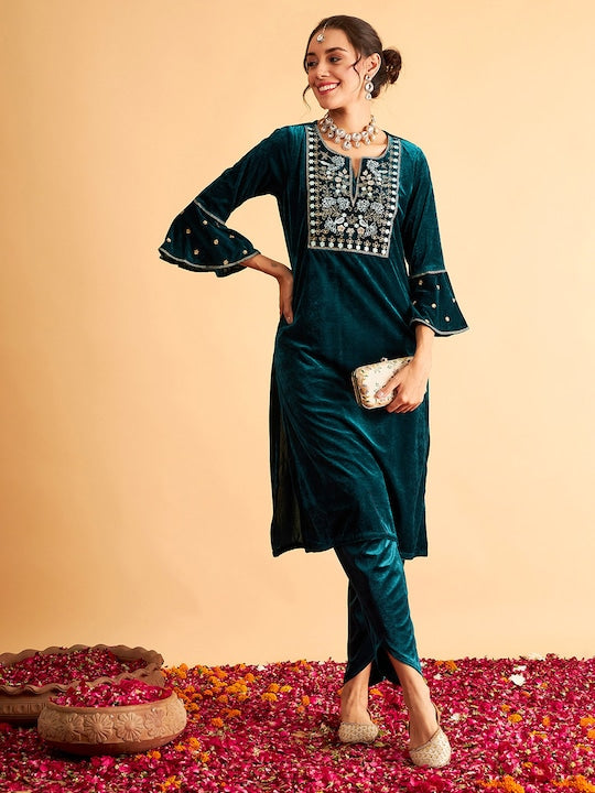 Shae by Sassafras Women Green & Golden Yoke Design Velvet Finish Straight Kurta