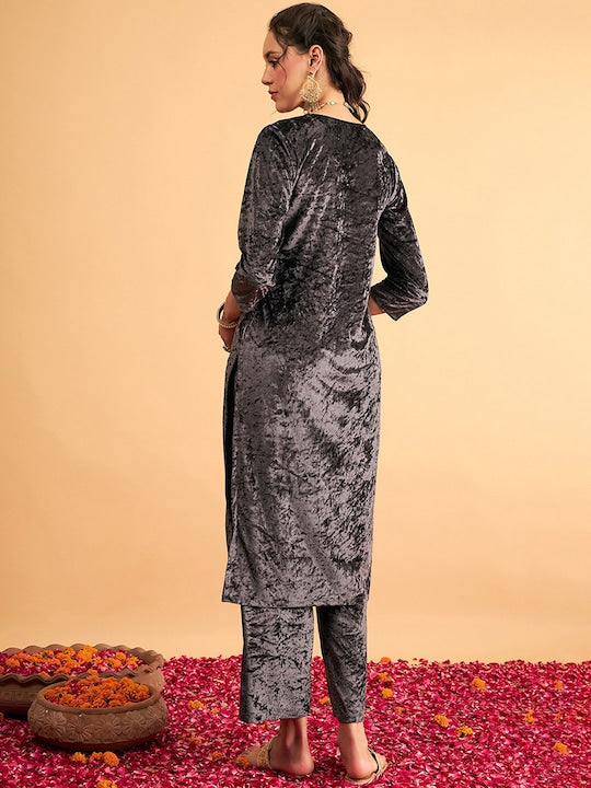 Shae by Sassafras Yoke Design Round Neck Straight Velvet Kurta
