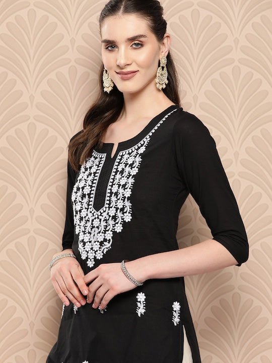 Yufta Floral Embroidered Chikankari Pure Cotton Kurta