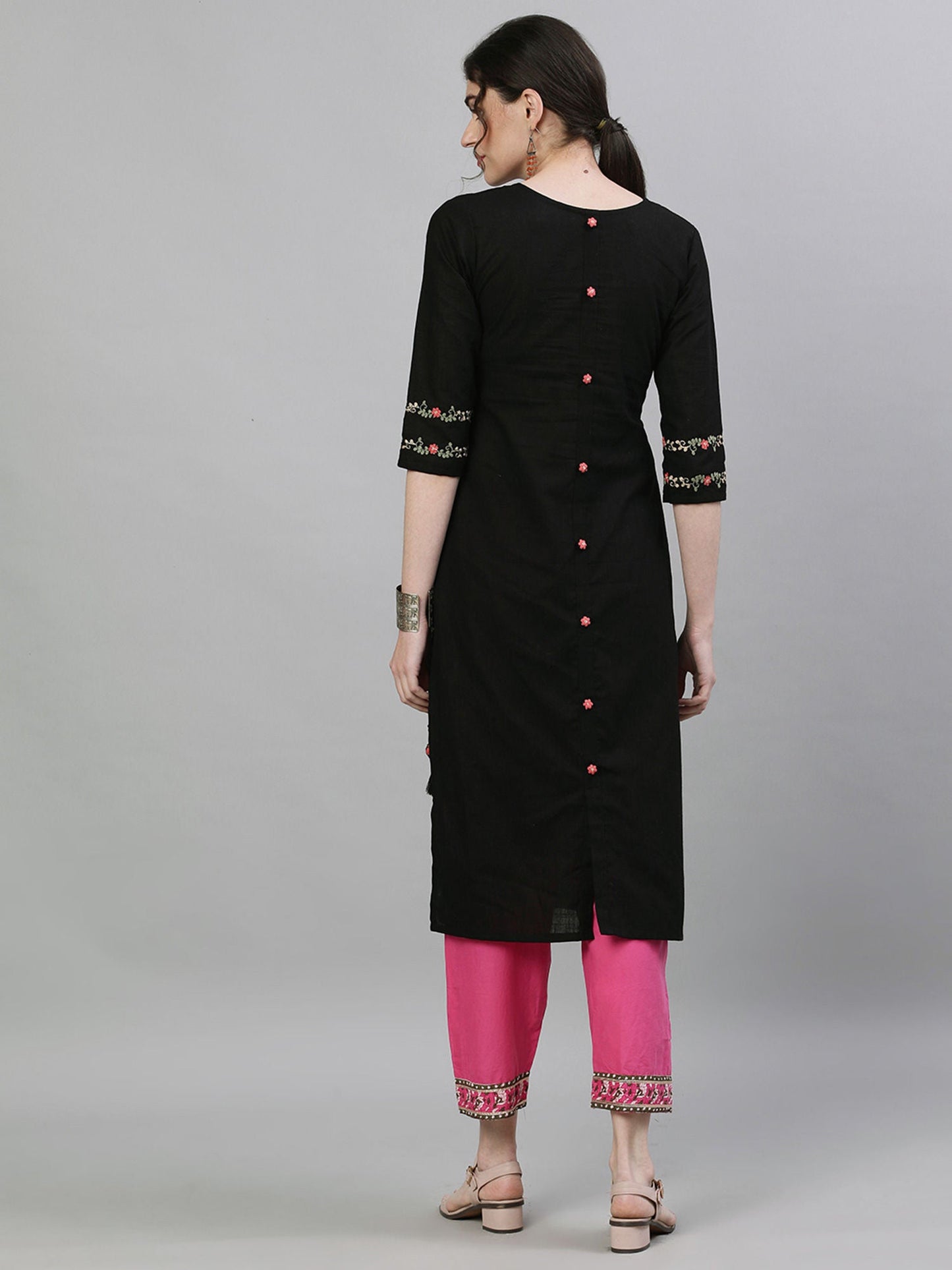 ISHIN Black Embroidered Kurta